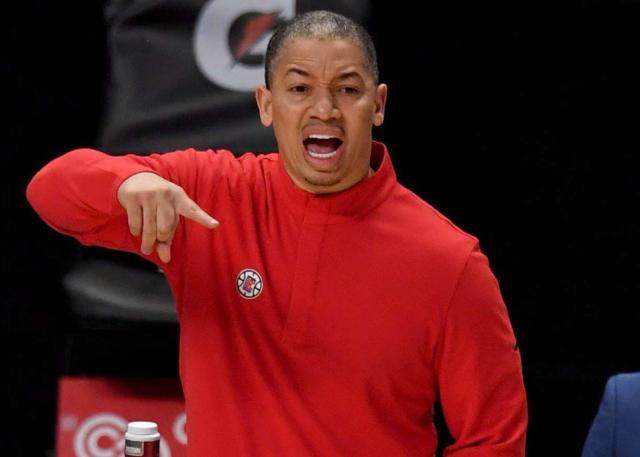 易游体育官方网站-【观察】快艇为愚蠢买单!自己选的路 含着泪走完吧!